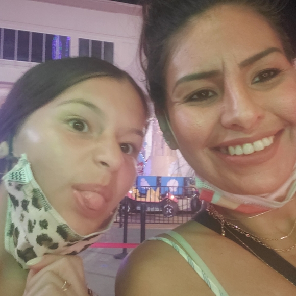 Meet your Posher, Ana - Picture 3 of 4